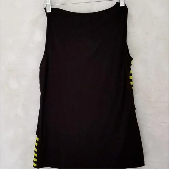Cable & Gauge Black and a green sleeveless top, with ruffle detail. - Size M - Picture 2 of 4